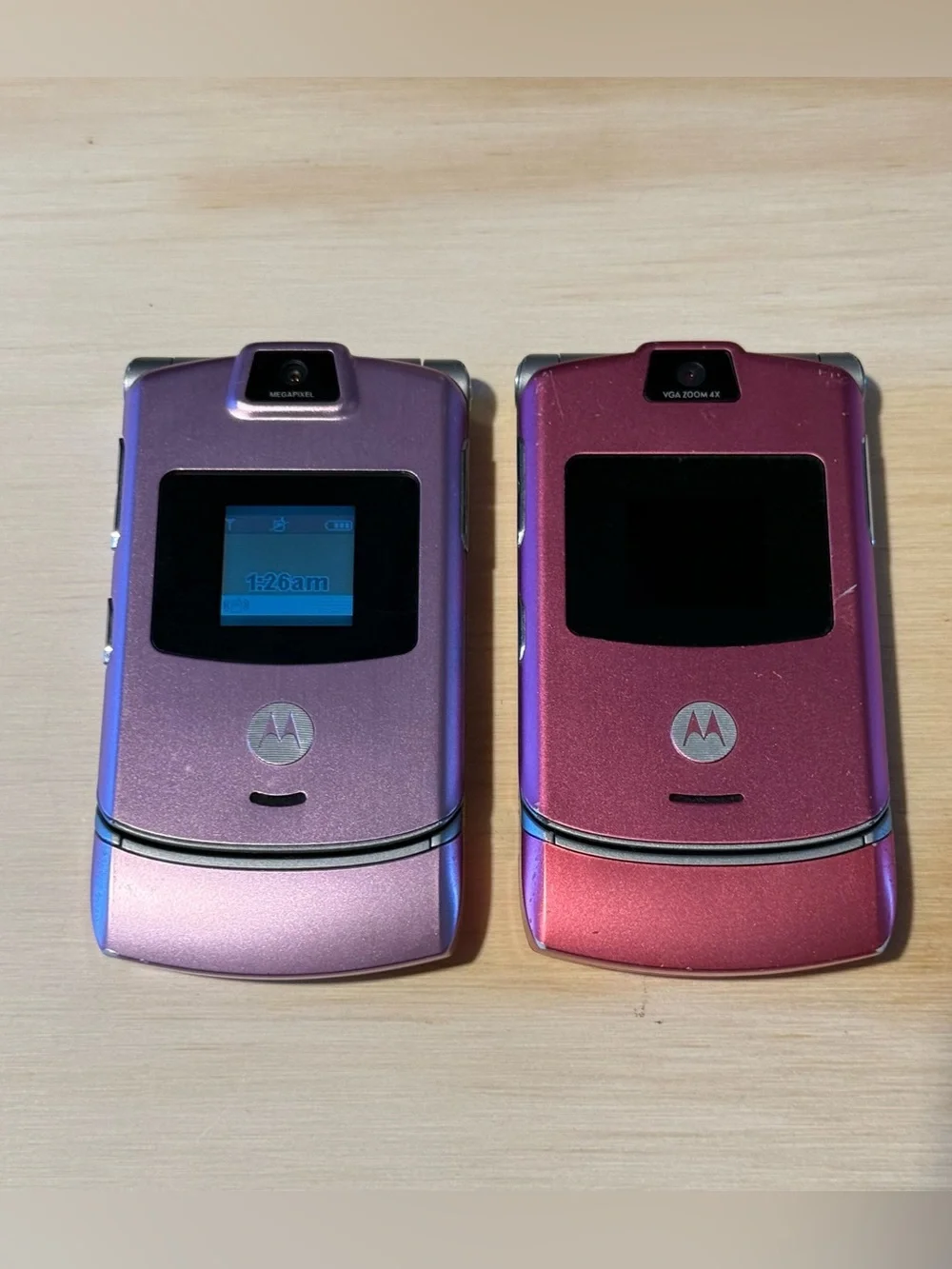 2-Motorola RAZR V3/M Pink/Hot-Pink Flip Cell Phones Turns On UNTESTED-No Charg!